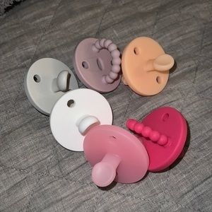 Ryan and Rose Pacifer lot (6)

Brand new, never used